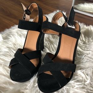 Black velvet wedges